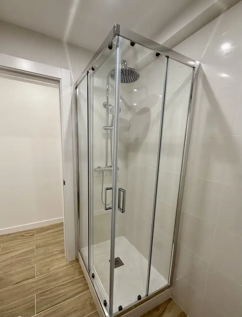 Wohnung zur Miete in Calle Núñez de Balboa, 20, La Calzada Badezimmer von Wohnung zur Miete in Gijón