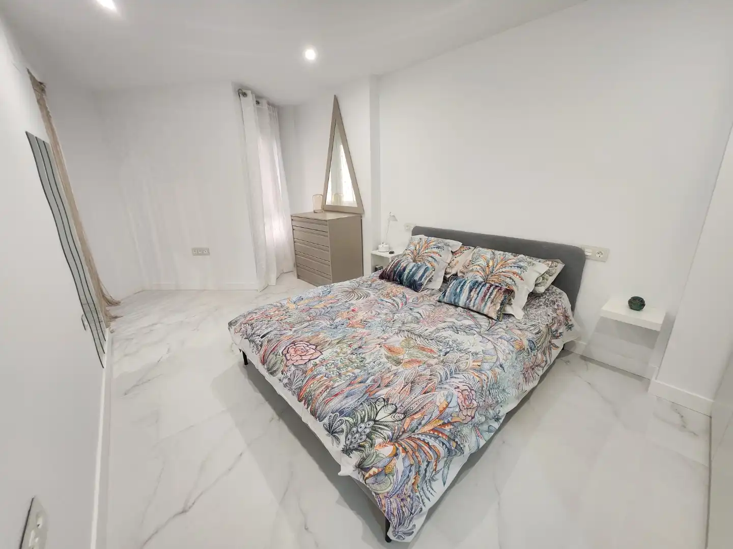 Wohnung zur Miete in Avenida Cayetano del Toro, 21, Paseo Marítimo - San José - La Laguna Schlafzimmer von Wohnung zur Miete in Cádiz mit Klimaanlage, Heizung und Möbliert