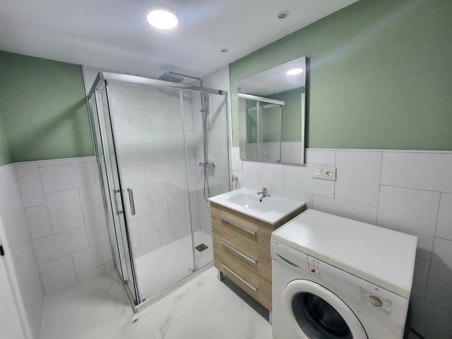 Wohnung zur Miete in Avenida Cayetano del Toro, 21, Paseo Marítimo - San José - La Laguna Badezimmer von Wohnung zur Miete in Cádiz mit Klimaanlage, Heizung und Möbliert