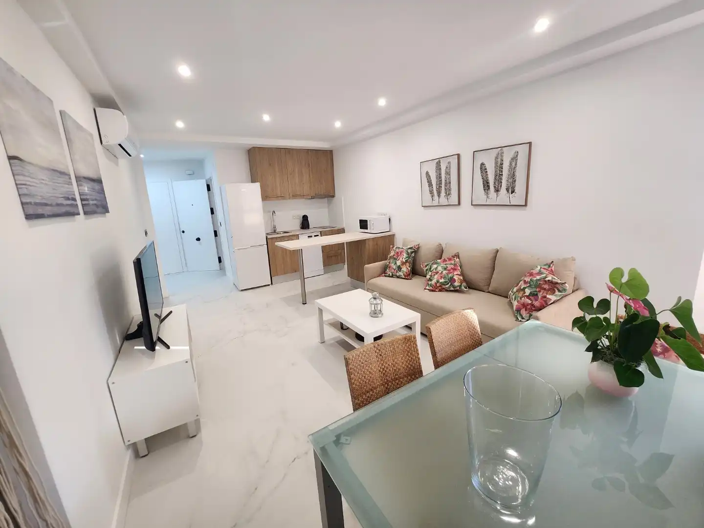 Wohnung zur Miete in Avenida Cayetano del Toro, 21, Paseo Marítimo - San José - La Laguna Wohnzimmer von Wohnung zur Miete in Cádiz mit Klimaanlage, Heizung und Möbliert
