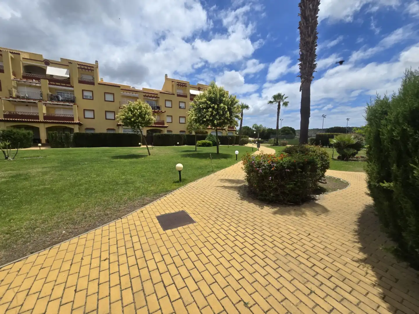 Flat for rent in Avenida Juan Pablo II, 24, Costa Esuri Exterior view of Flat for rent in Ayamonte with Private garden, Terrace and Swimming Pool