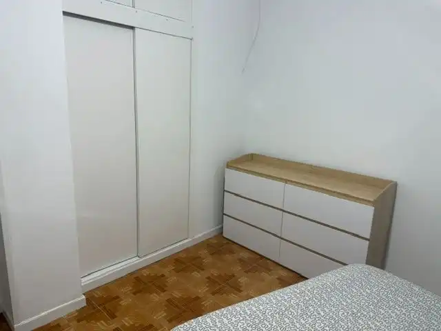 Bedroom of Flat for rent in Pontevedra Capital 