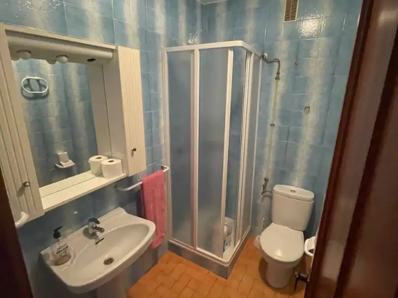 Piso en venta en Calle Hernán Cortés, 22, Motilla del Palancar Baño de Piso en venta en Motilla del Palancar con Aire acondicionado, Calefacción y Parquet