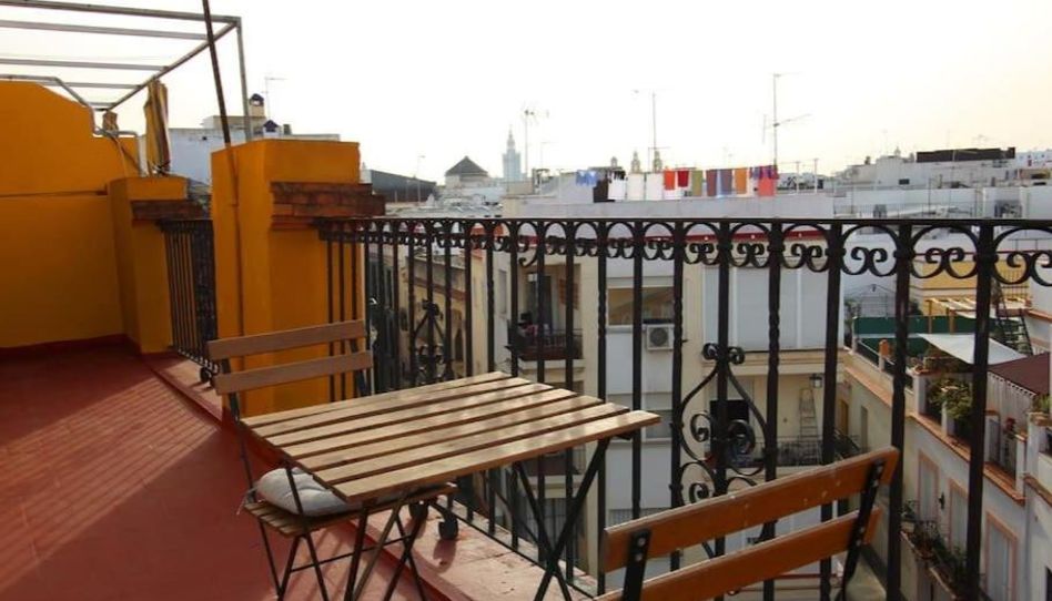 Piso en venta en Calle Diego de Merlo, 2, Santa Catalina, Sevilla Capital - imagen 1 Foto 1 de Piso en venta en Calle Diego de Merlo, 2, Santa Catalina, Sevilla Capital