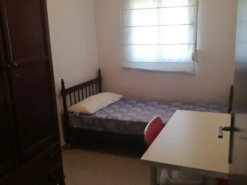 Piso de alquiler en Calle Peñalara, 20, El Plantinar – Avda. La Paz - El Juncal Habitación de Piso de alquiler en Sevilla con Aire acondicionado, Amueblado y Balcón