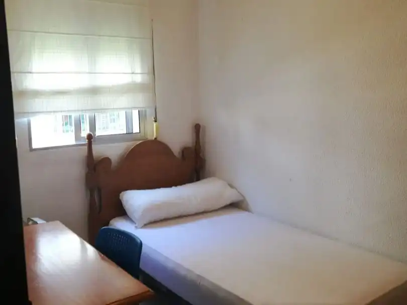 Piso de alquiler en Calle Peñalara, 20, El Plantinar – Avda. La Paz - El Juncal Habitación de Piso de alquiler en Sevilla con Aire acondicionado, Amueblado y Balcón