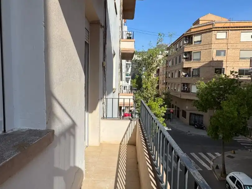 Flat for rent in Carrer de Sorita, 16, Estación - Universidad
