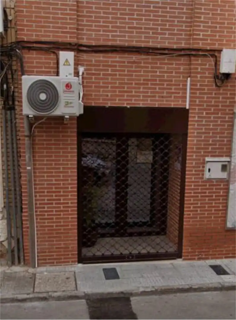 Vista exterior de Local de lloguer en Ocaña amb Aire condicionat