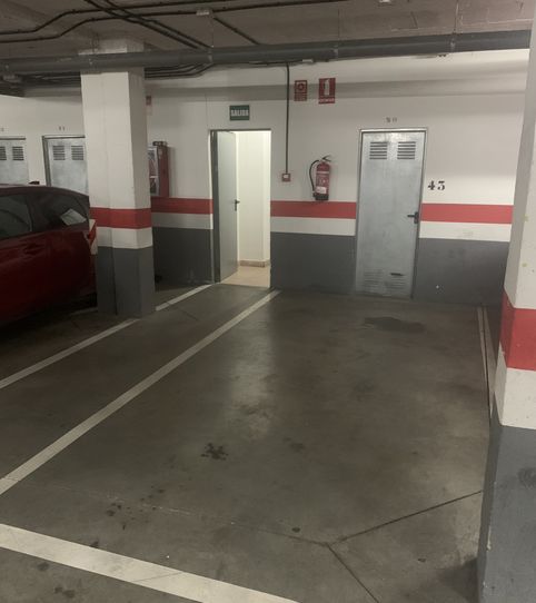 Garage zur Miete in Calle de Luis Rosales, 4, Puerta de Toledo - Atalaya, Ciudad Real Capital - Bild 2 Foto 2 von Garage zur Miete in Calle de Luis Rosales, 4, Puerta de Toledo - Atalaya, Ciudad Real Capital