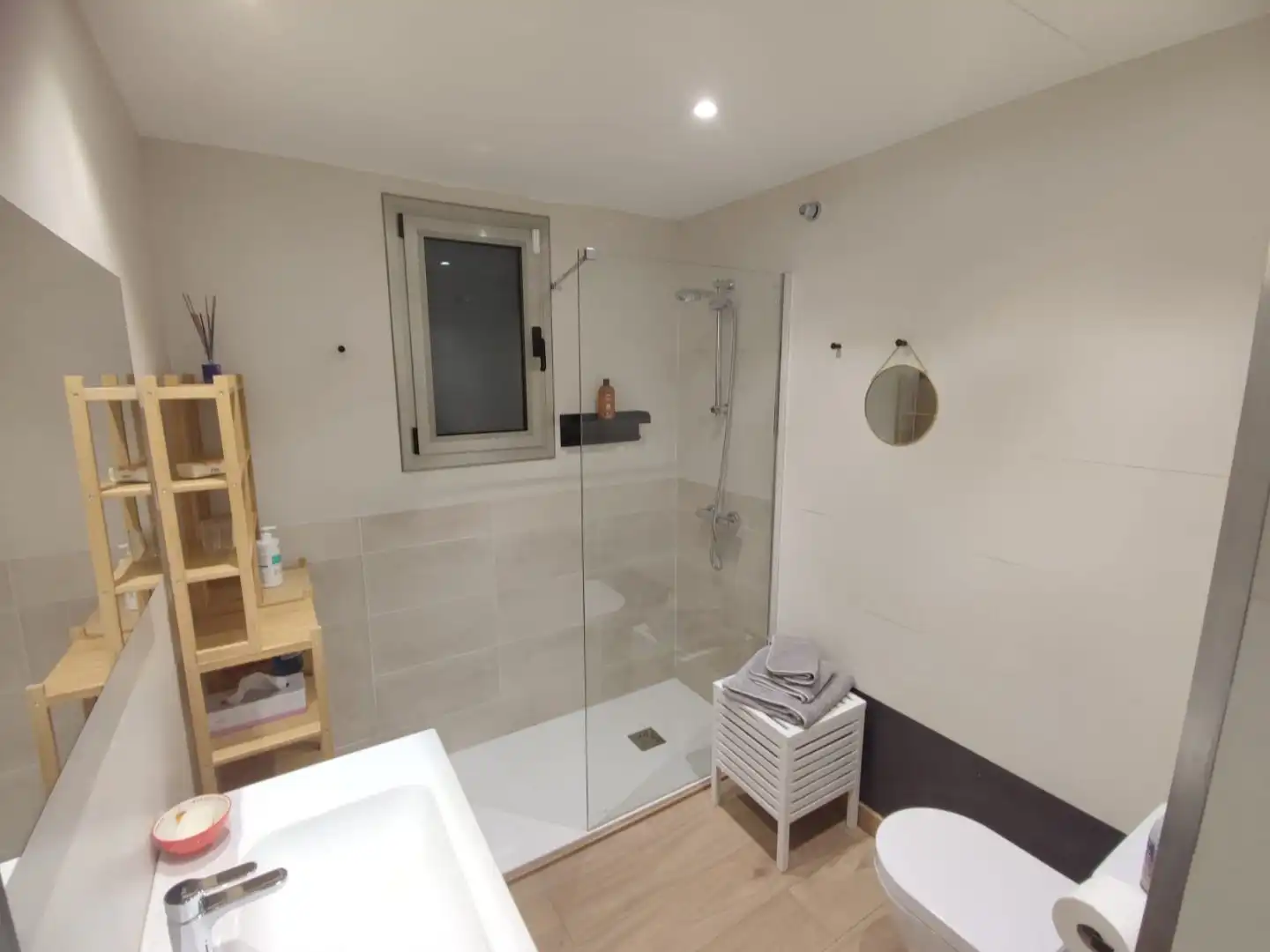 Study for rent in Carrer de Bailèn, 166, Dreta de l'Eixample Bathroom of Study for rent in Barcelona with Parquet flooring and Furnished