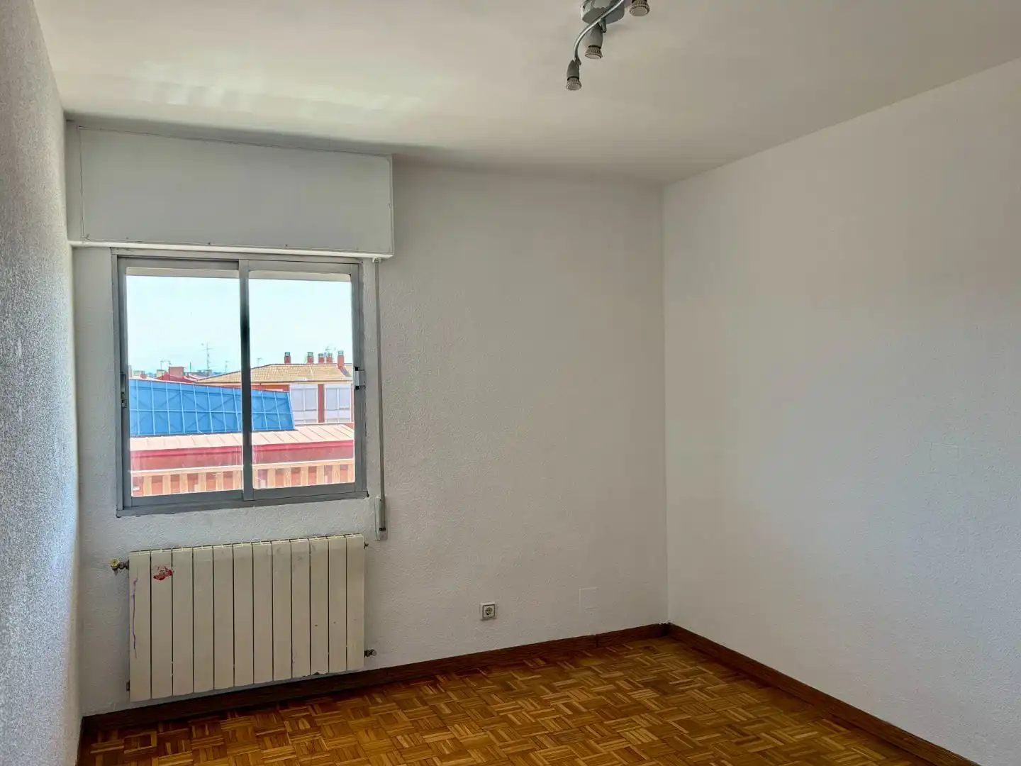 Piso en venta en Calle de Juan Antonio Maroto, 15, Puente de Vallecas Habitación de Piso en venta en Madrid Capital con Aire acondicionado y Balcón