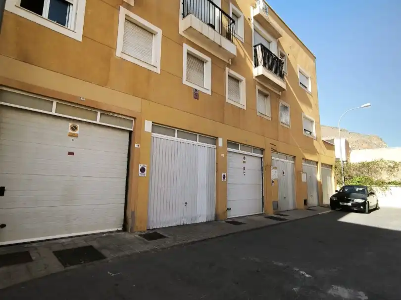 Piso en venta en Calle Bronce, 9, El Puerto Vista exterior de Piso en venta en Roquetas de Mar con Aire acondicionado y Balcón