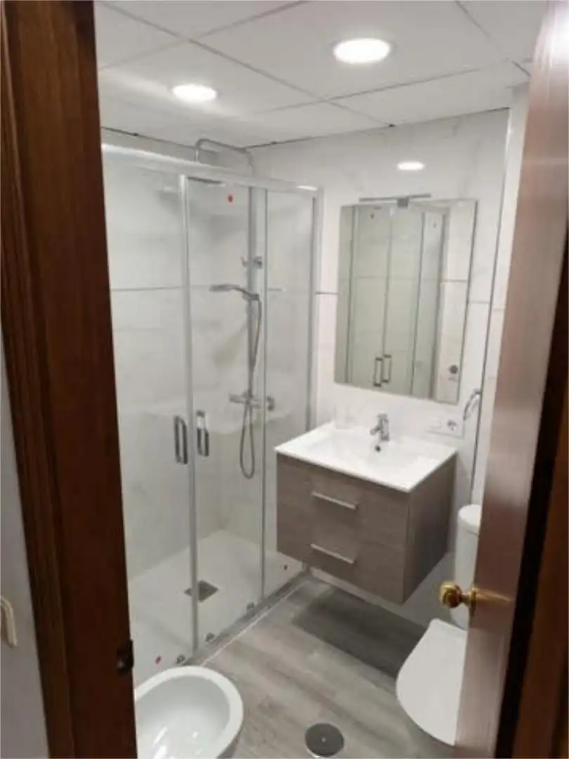 Wohnungen zur Miete in Colores - Entreparques Badezimmer von Wohnungen zur Miete in Sevilla mit Privatgarten, Schwimmbad und Möbliert