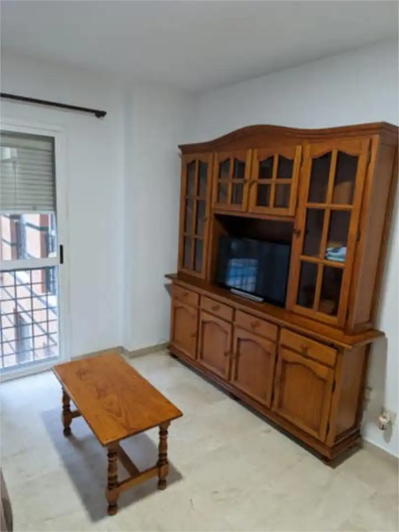 Wohnungen zur Miete in Colores - Entreparques Wohnzimmer von Wohnungen zur Miete in Sevilla mit Privatgarten, Schwimmbad und Möbliert