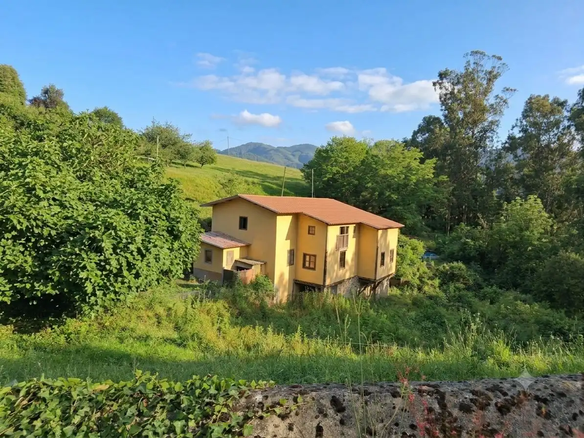 Casa adosada en venta en AS-39, 73, Pravia Casa adosada en venta en AS-39, 73, Pravia