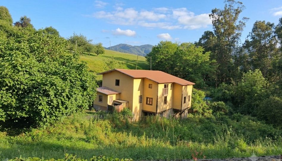 Casa adosada en venta en As-39, 73, Pravia, Asturias - imagen 1 Foto 1 de Casa adosada en venta en As-39, 73, Pravia, Asturias