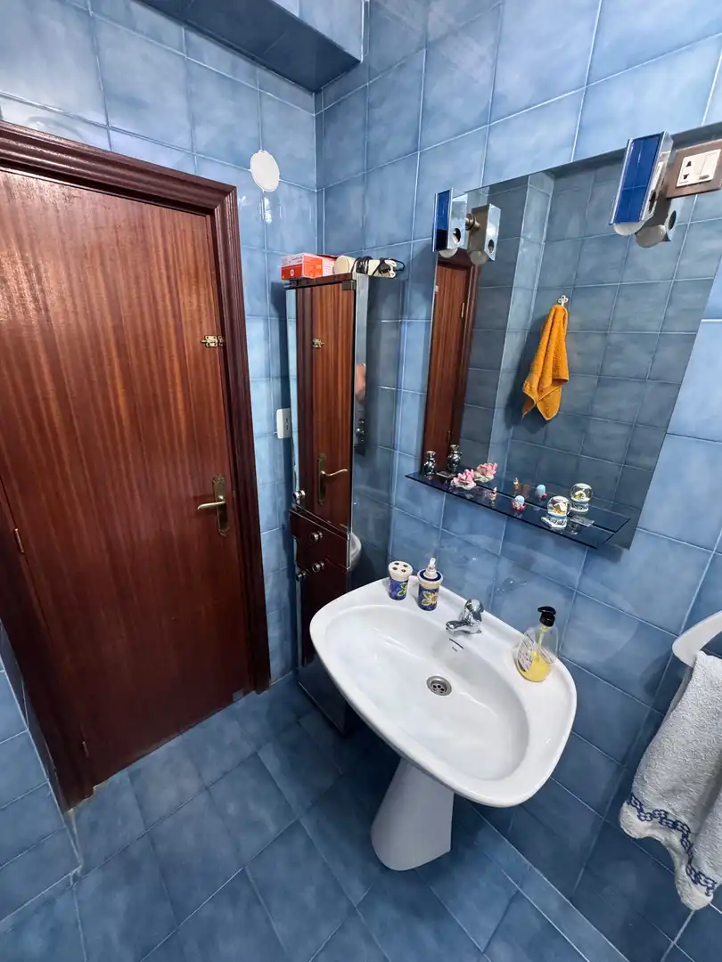 Wohnung zum Verkauf in Plaza de Miraflores, 3, Parque Victoria Eugenia Badezimmer von Wohnung zum Verkauf in Málaga Capital mit Balkon