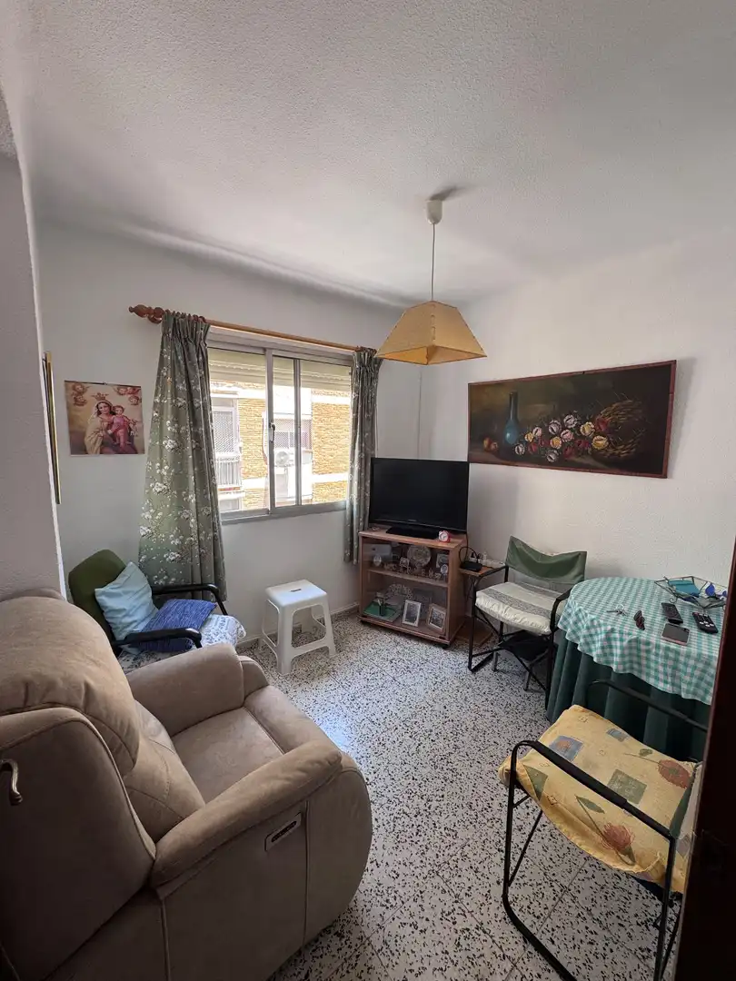 Wohnung zum Verkauf in Plaza de Miraflores, 3, Parque Victoria Eugenia Wohnzimmer von Wohnung zum Verkauf in Málaga Capital mit Balkon