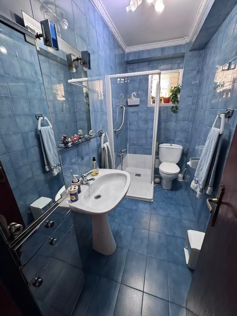 Wohnung zum Verkauf in Plaza de Miraflores, 3, Parque Victoria Eugenia Badezimmer von Wohnung zum Verkauf in Málaga Capital mit Balkon