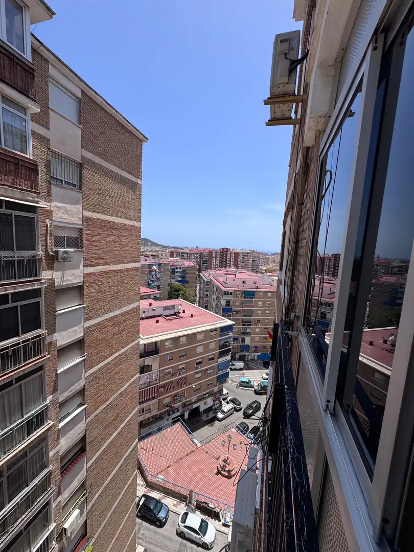 Wohnung zum Verkauf in Plaza de Miraflores, 3, Parque Victoria Eugenia Außenansicht von Wohnung zum Verkauf in Málaga Capital mit Balkon