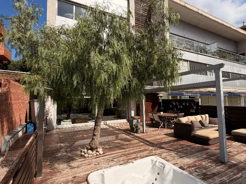Einfamilien-Reihenhaus zum Verkauf in Sant Gervasi i la Bonanova Einfamilien-Reihenhaus zum Verkauf in Sant Gervasi i la Bonanova