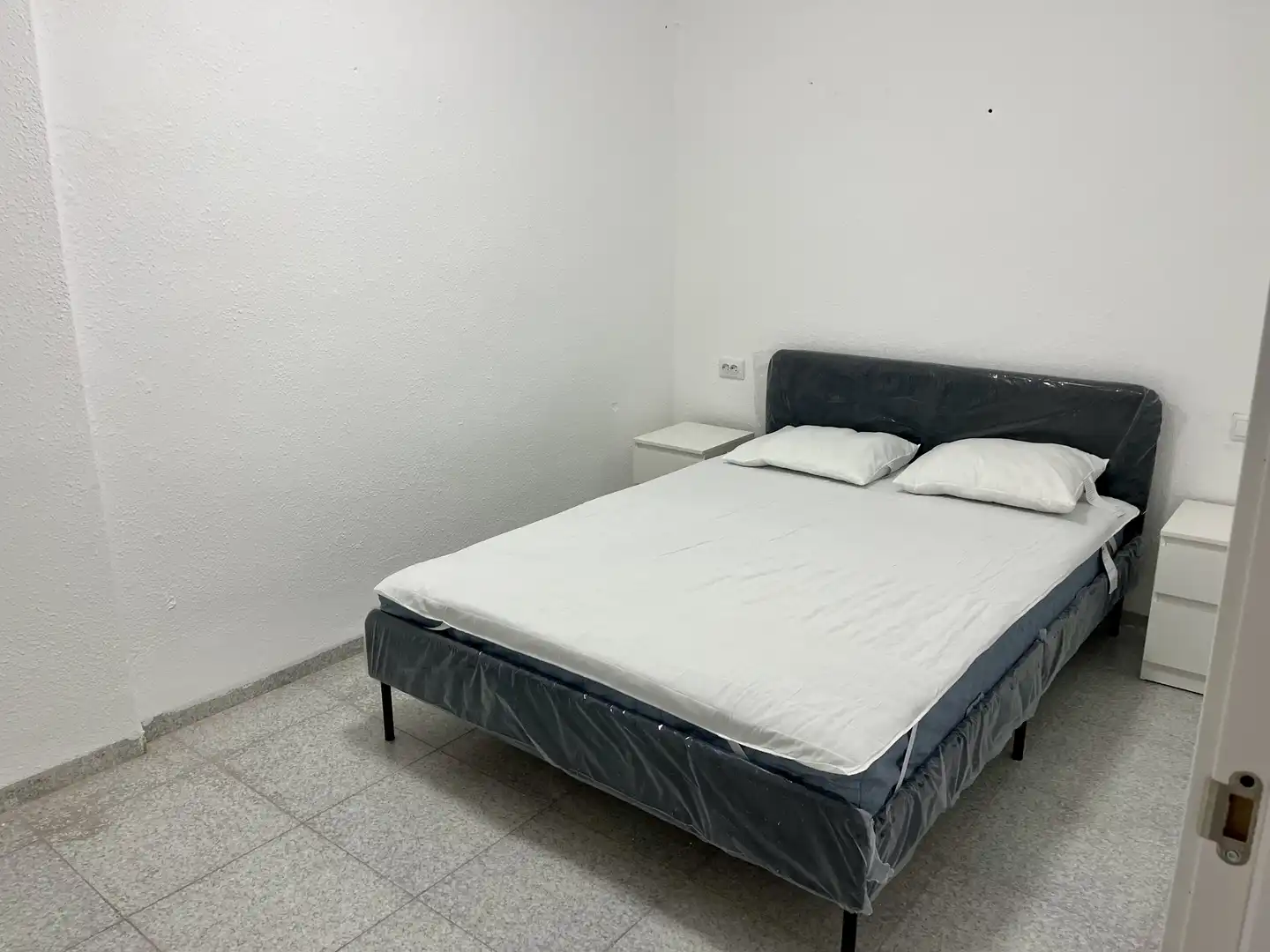 Flat for rent in Carrer Reis Catòlicos, 7, Tavernes Blanques Bedroom of Flat for rent in Tavernes Blanques with Air Conditioner, Furnished and Balcony