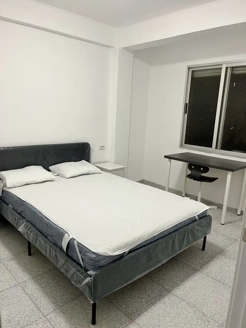 Flat for rent in Carrer Reis Catòlicos, 7, Tavernes Blanques Bedroom of Flat for rent in Tavernes Blanques with Air Conditioner, Furnished and Balcony