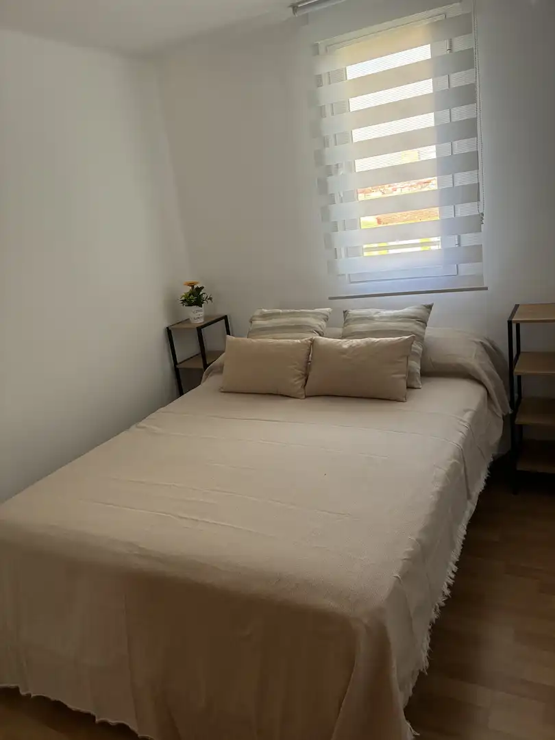 Piso de alquiler en Calle de Sánchez Preciado, 41, Valdezarza Habitación de Piso de alquiler en Madrid