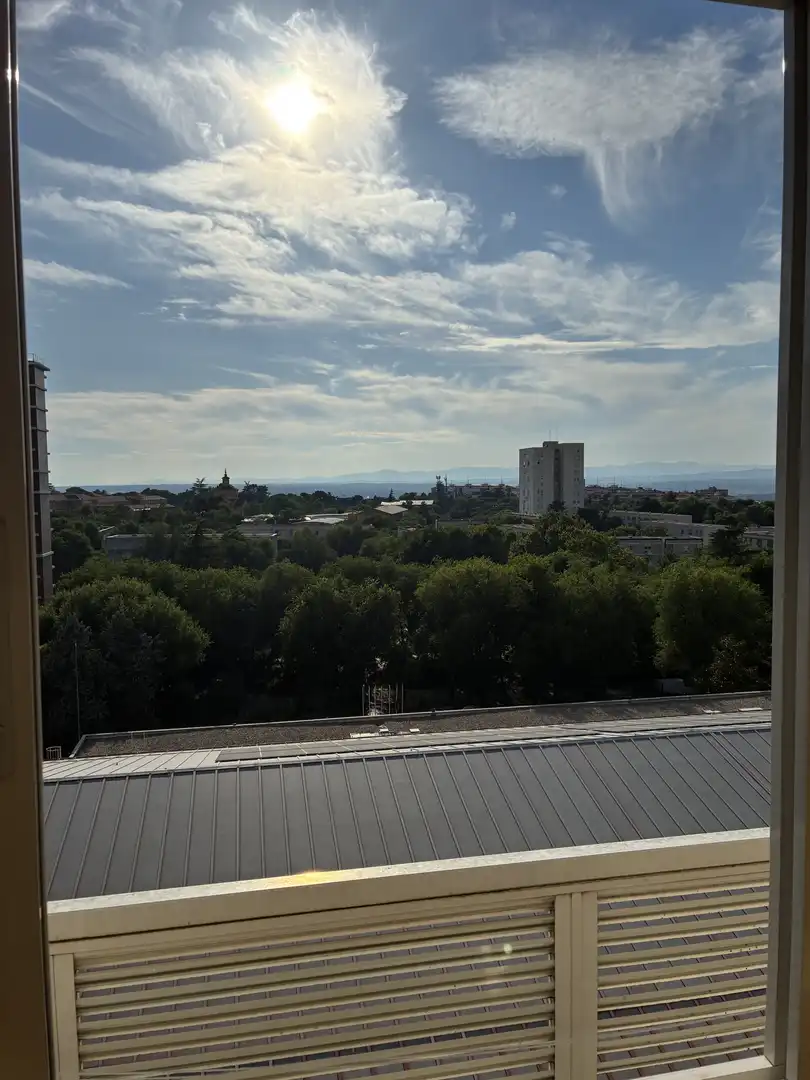 Piso de alquiler en Calle de Sánchez Preciado, 41, Valdezarza Vista exterior de Piso de alquiler en Madrid