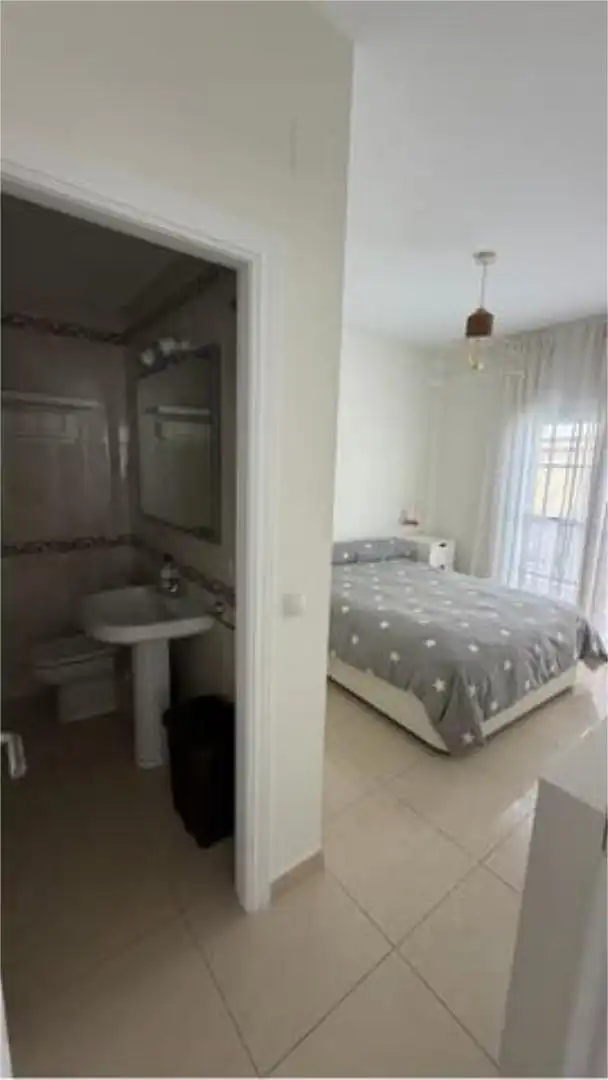 Habitación de Piso de alquiler en Fuengirola con Calefacción y Amueblado