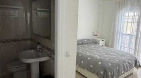 Piso de alquiler en Puerto Deportivo, Fuengirola - imagen 5 Foto 5 de Piso de alquiler en Puerto Deportivo, Fuengirola