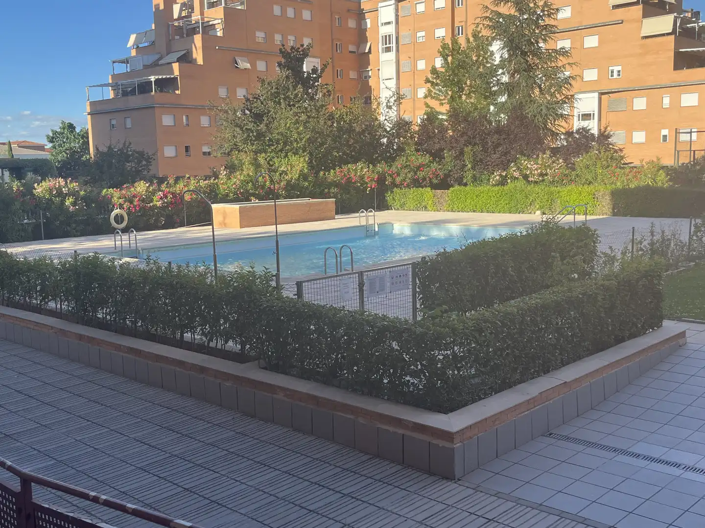 Pis en venda a Calle de los Platillos, 22, Cuatro vientos Piscina de Pis en venda en Madrid amb Aire condicionat, Calefacció i Jardí privat