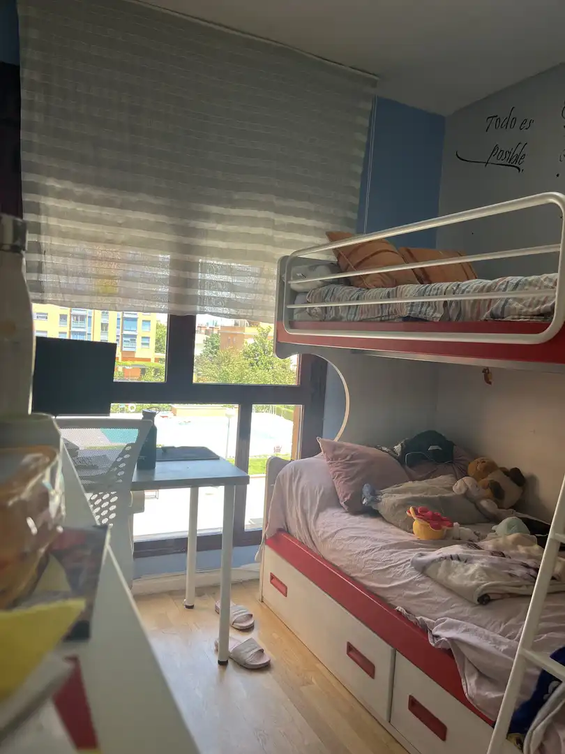 Pis en venda a Calle de los Platillos, 22, Cuatro vientos Dormitori de Pis en venda en Madrid amb Aire condicionat, Calefacció i Jardí privat