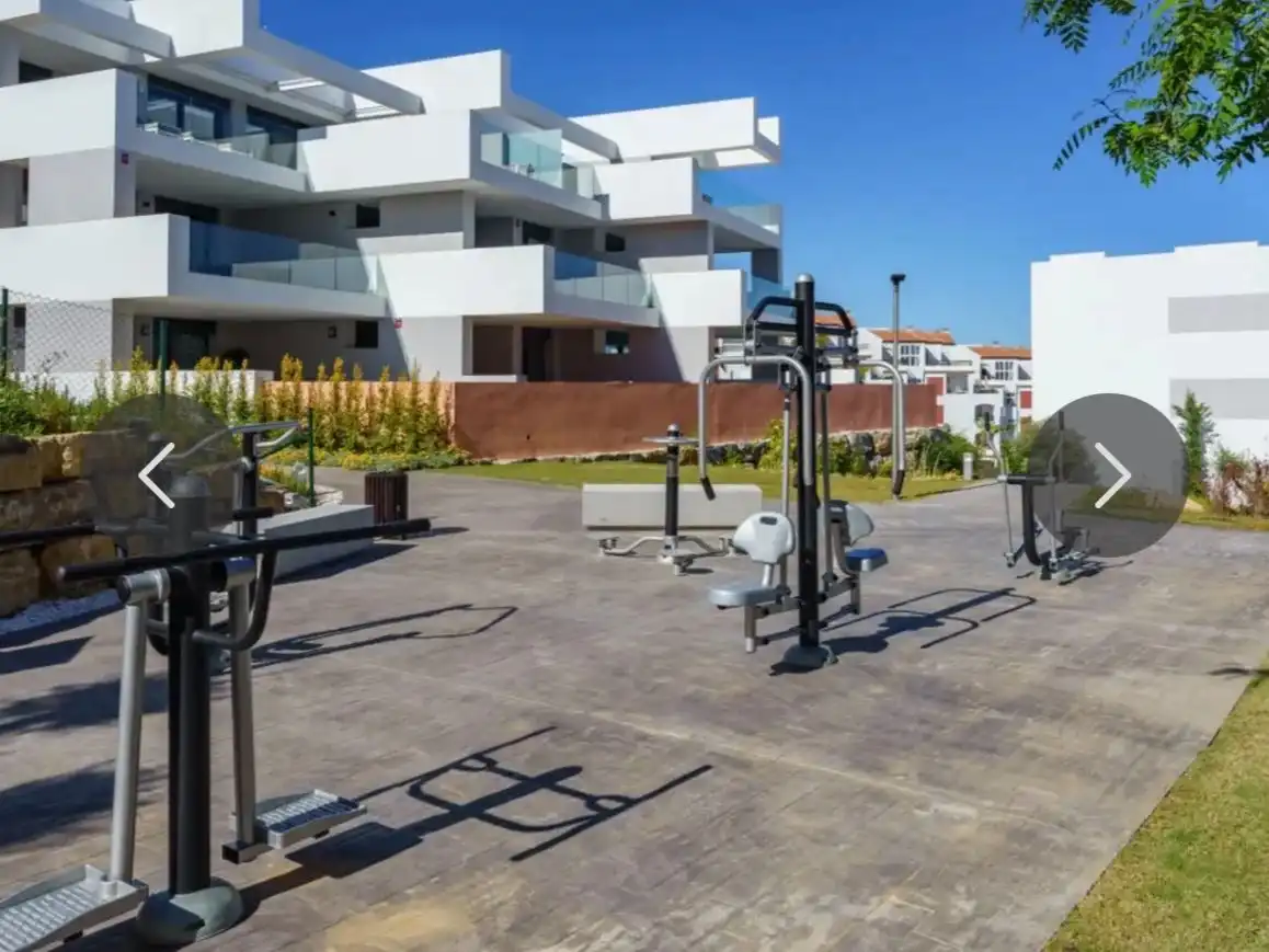 Apartament en venda a Urbanizacion Bellavista, 8, Alcorrín Vista exterior de Apartament en venda en Manilva amb Aire condicionat, Terrassa i Piscina