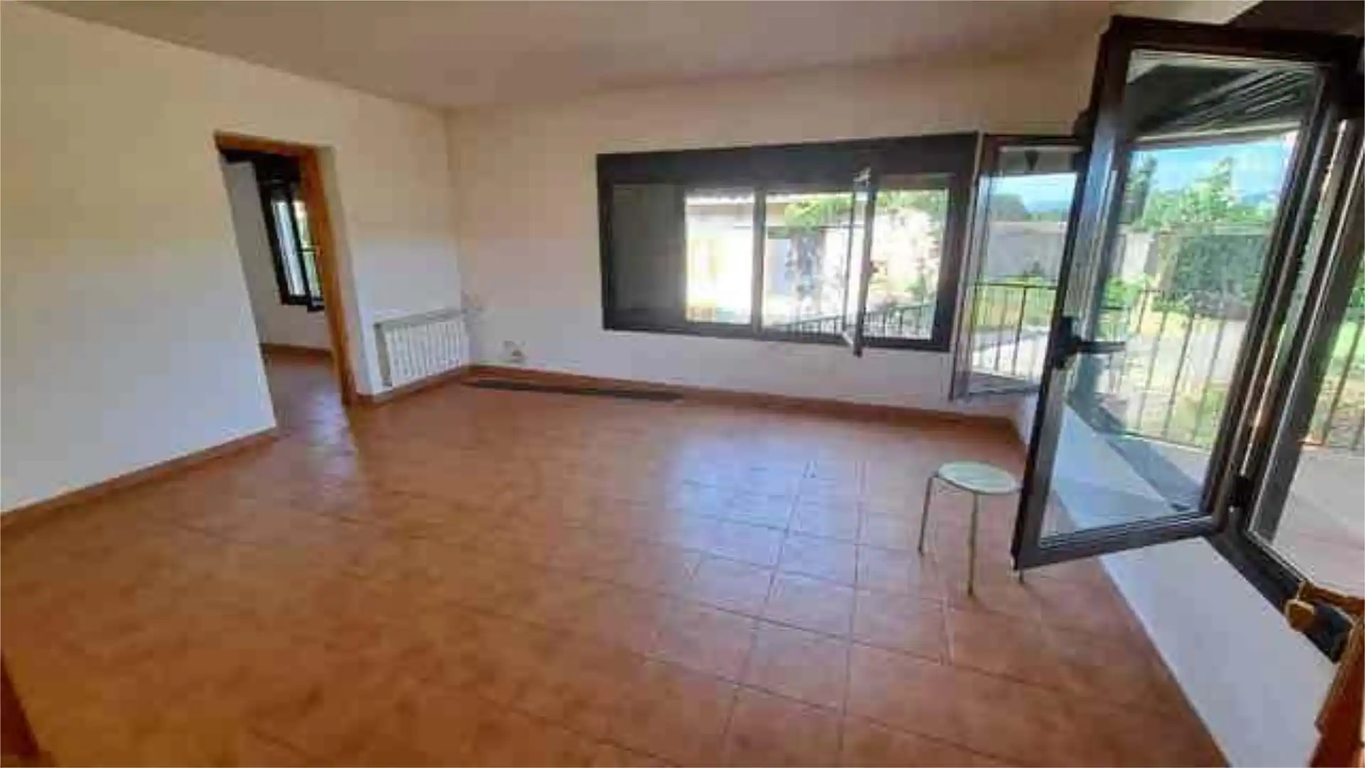 Einfamilien-Reihenhaus zum Verkauf in Pepino Einfamilien-Reihenhaus zum Verkauf in Pepino