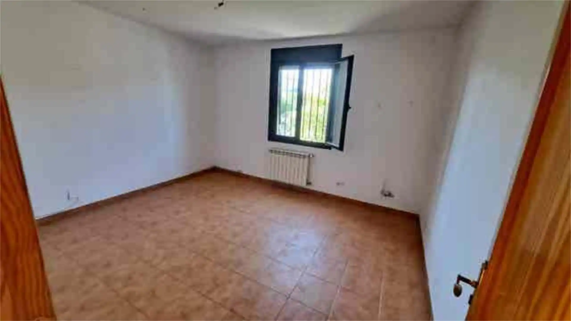 Einfamilien-Reihenhaus zum Verkauf in Pepino Einfamilien-Reihenhaus zum Verkauf in Pepino