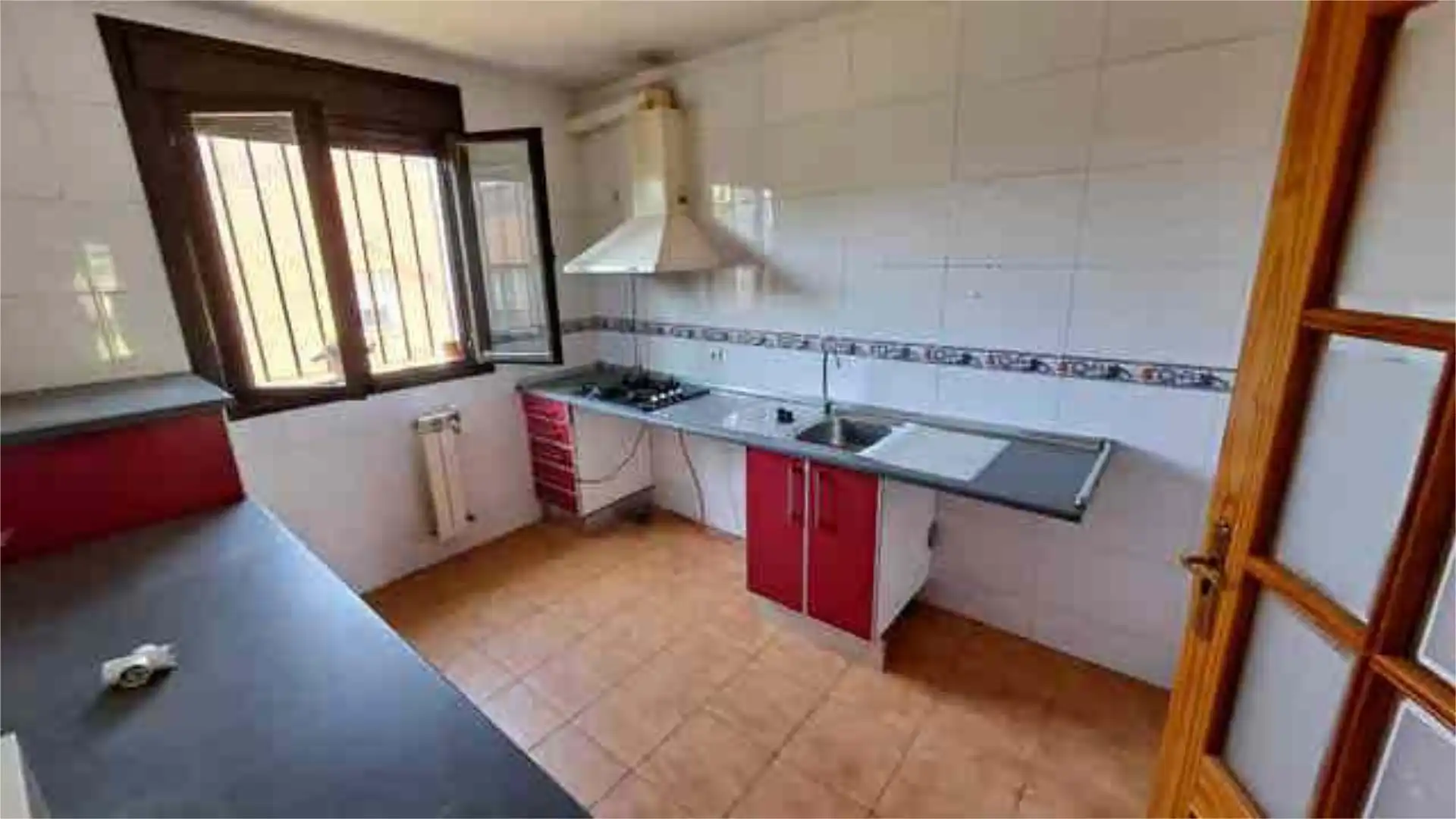 Einfamilien-Reihenhaus zum Verkauf in Pepino Einfamilien-Reihenhaus zum Verkauf in Pepino