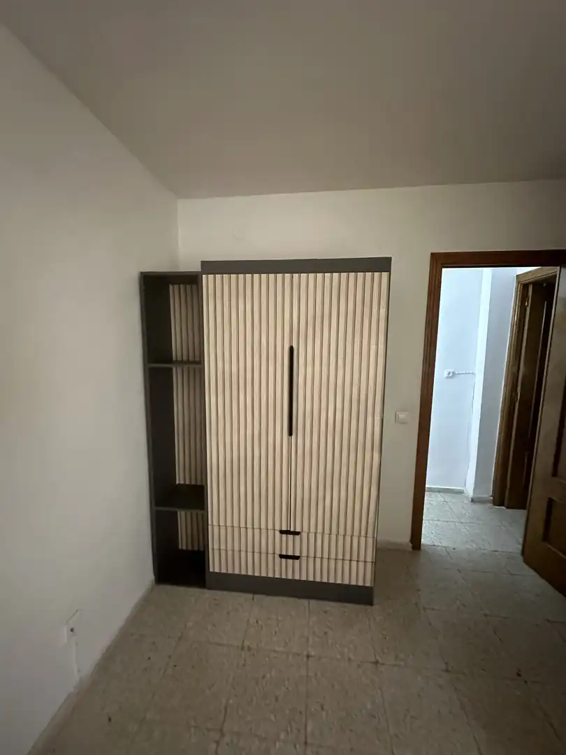 Pis de lloguer a Calle Badalona, 4, Centro Dormitori de Pis de lloguer en Cáceres amb Aire condicionat, Moblat i Balcó