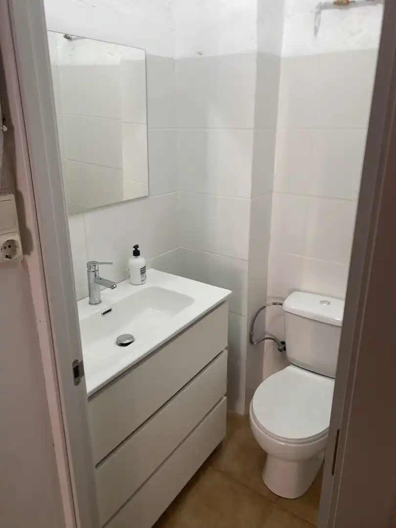 Commercial properties for sale in Carrer de Rotglà, 10, El Forn d'Alcedo Bathroom of Commercial properties for sale in Valencia