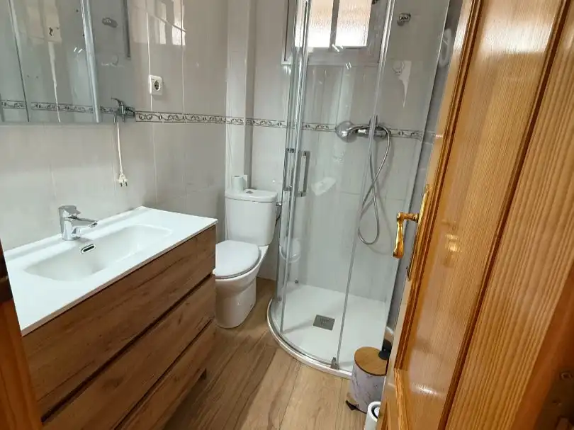 Wohnung zum Verkauf in Carrer Afrodisio Barbero, 5, Petrer Badezimmer von Wohnung zum Verkauf in Petrer mit Klimaanlage und Balkon