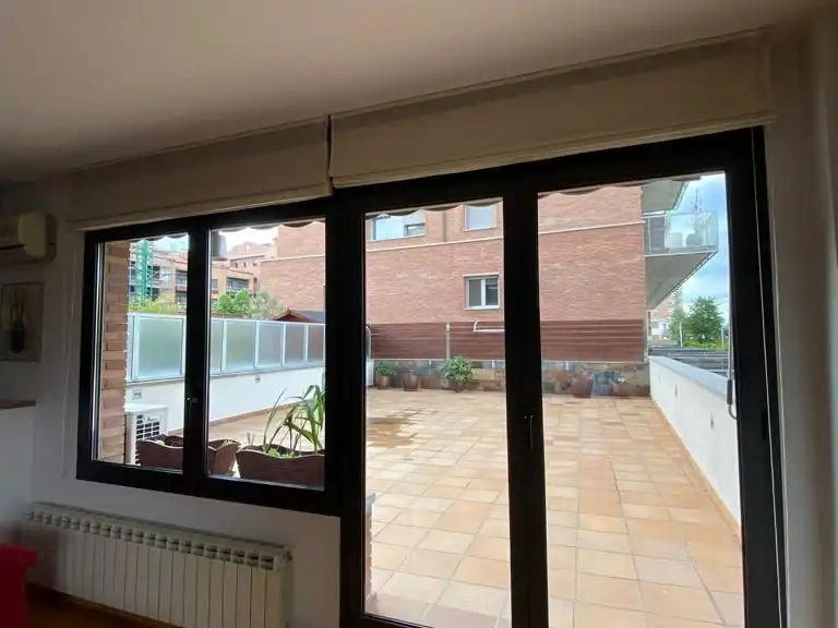 Habitación en Carrer Eix Onze de Setembre, 35, El Sucre - El Nadal Terraza de Piso para compartir en Vic con Calefacción, Parquet y Terraza