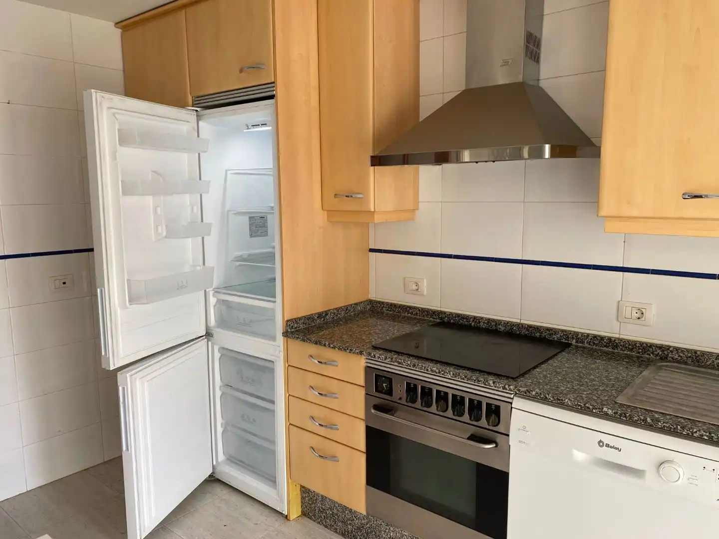 Piso de alquiler en Estrada da Granxa, 18, Acea de Olga - Augas Férreas Cocina de Piso de alquiler en Lugo con Calefacción, Jardín privado y Parquet