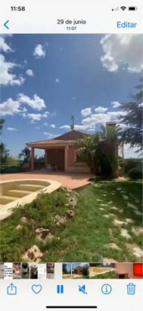 Casa adosada de lloguer a La Conarda Jardí de Casa adosada de lloguer en La Pobla de Vallbona amb Jardí privat, Terrassa i Traster