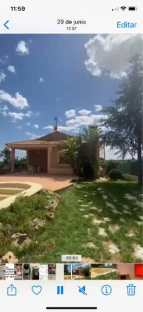 Casa adosada de lloguer a La Conarda Jardí de Casa adosada de lloguer en La Pobla de Vallbona amb Jardí privat, Terrassa i Traster