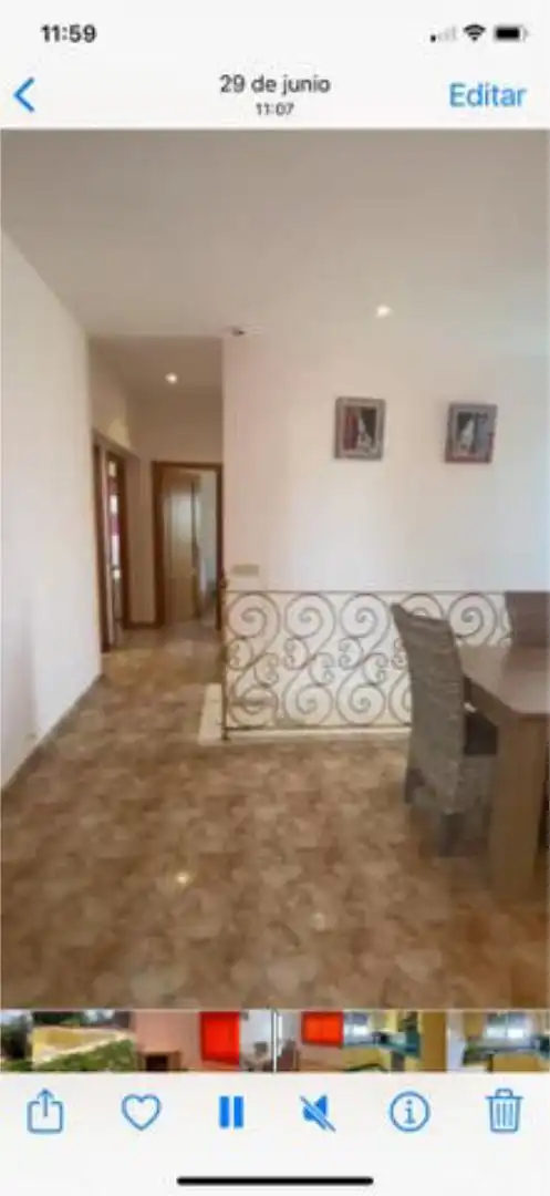 Casa adosada de lloguer a La Conarda Casa adosada de lloguer en La Pobla de Vallbona amb Jardí privat, Terrassa i Traster