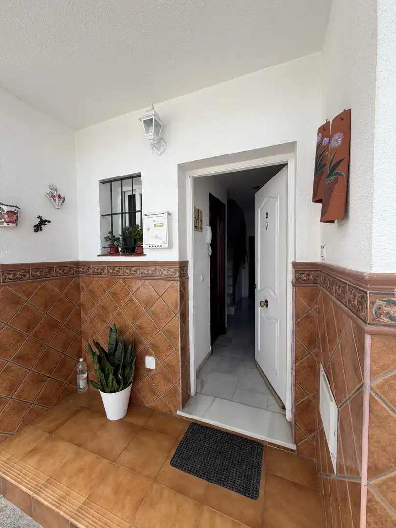 Einfamilien-Reihenhaus zum Verkauf in Calle Cetina, 2f, Camposoto - Gallineras Einfamilien-Reihenhaus zum Verkauf in San Fernando mit Klimaanlage, Terrasse und Balkon