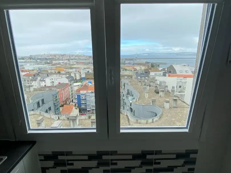 Room in Rúa Merced, 57, Los Castros - Castrillón Bedroom of Flat for share in A Coruña Capital with Terrace and Furnished