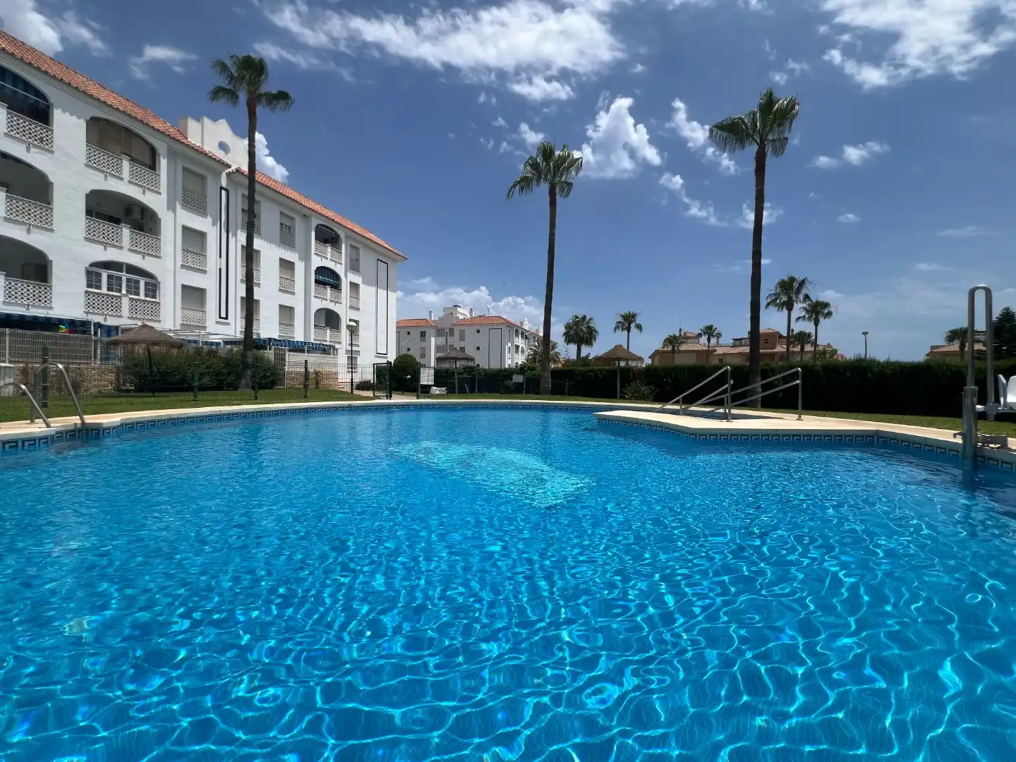 Pis en venda a Calle Santa Fe, 34, El Pinillo Piscina de Pis en venda en Torremolinos amb Terrassa, Piscina i Balcó