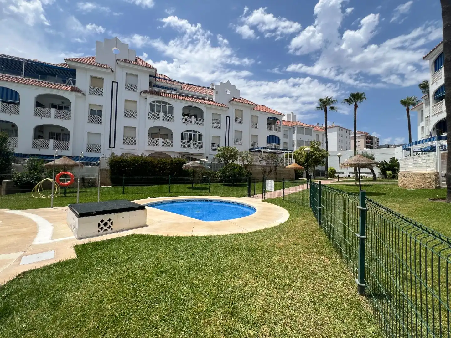 Pis en venda a Calle Santa Fe, 34, El Pinillo Vista exterior de Pis en venda en Torremolinos amb Terrassa, Piscina i Balcó