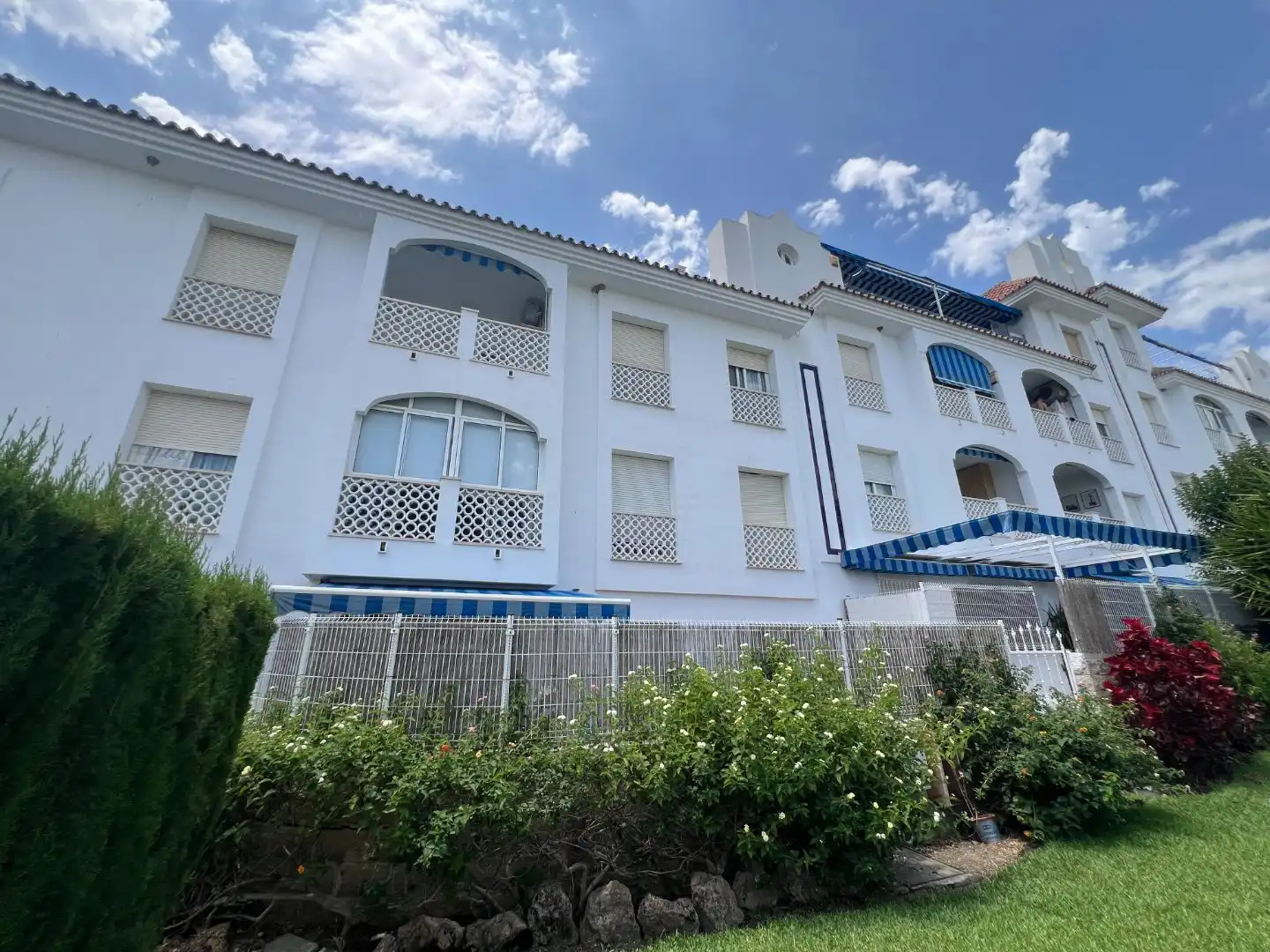 Pis en venda a Calle Santa Fe, 34, El Pinillo Vista exterior de Pis en venda en Torremolinos amb Terrassa, Piscina i Balcó